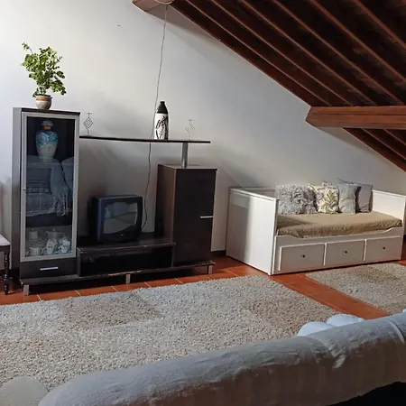 Ben House, Private Parking