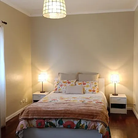 Ben House, Private Parking Holiday home *