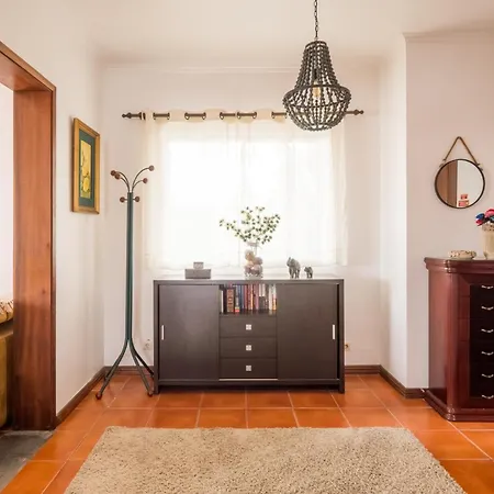 Ben House, Private Parking Holiday home