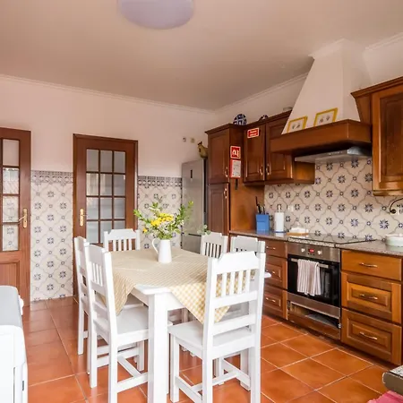 Holiday home Ben House, Private Parking