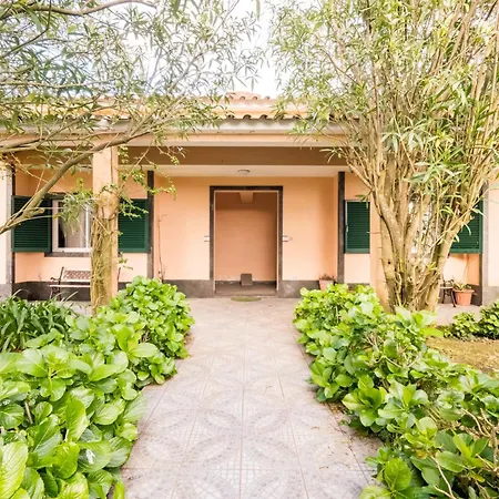 Ben House, Private Parking Holiday home *