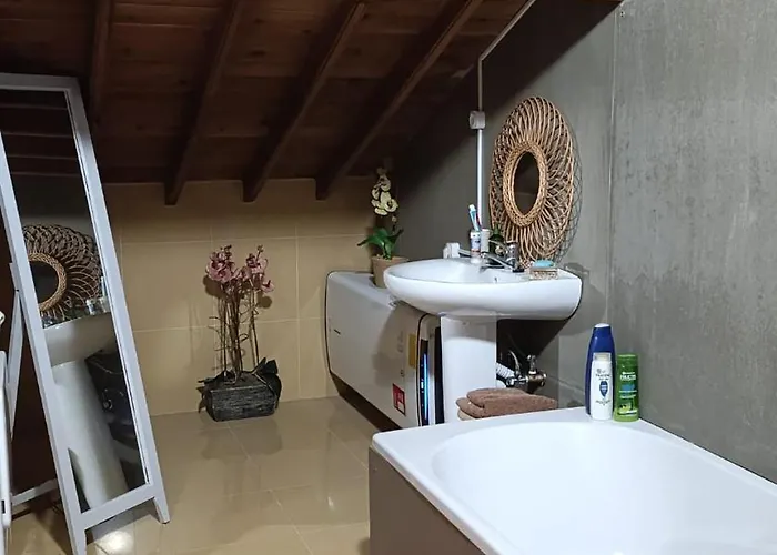 Ben House, Private Parking