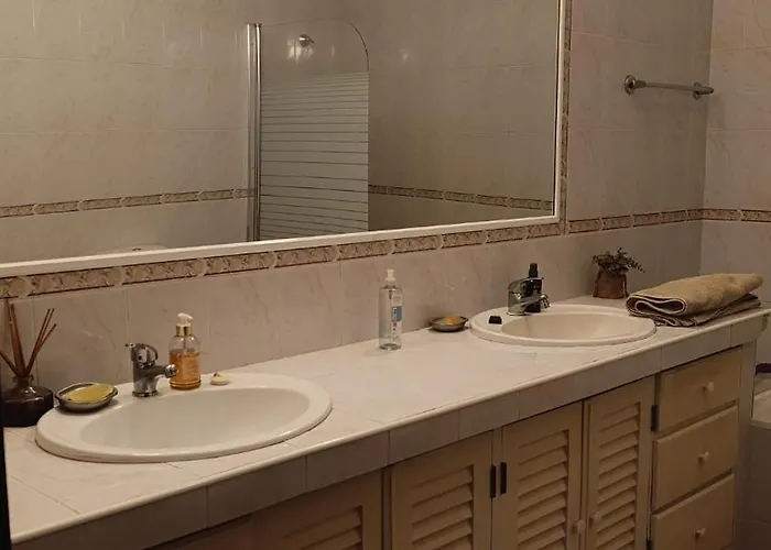 Ben House, Private Parking Feriehus Ponta Delgada